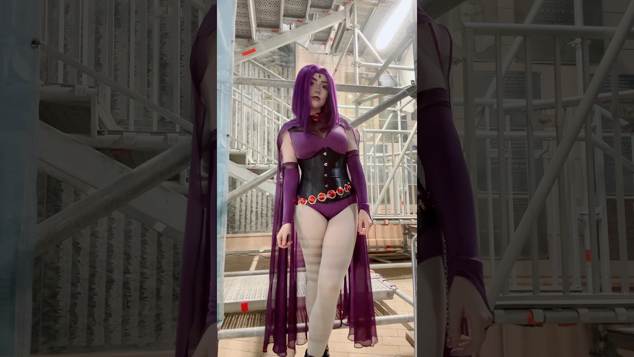 Raven for FanX Day 1! 🖤 #cosplaygirl #cosplay #cosplayer #ravencosplay #dccomics #makeup