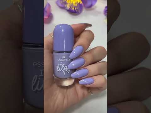 ela testando esmaltes novos lá e criando necessidade em mim aqui (quero todos)💅