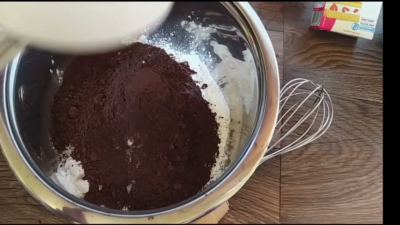 عندك الحليب? حضري تحلية باردة بالشوكولاته و الكريمة لذيذة جدا وسهلة التحضير😋