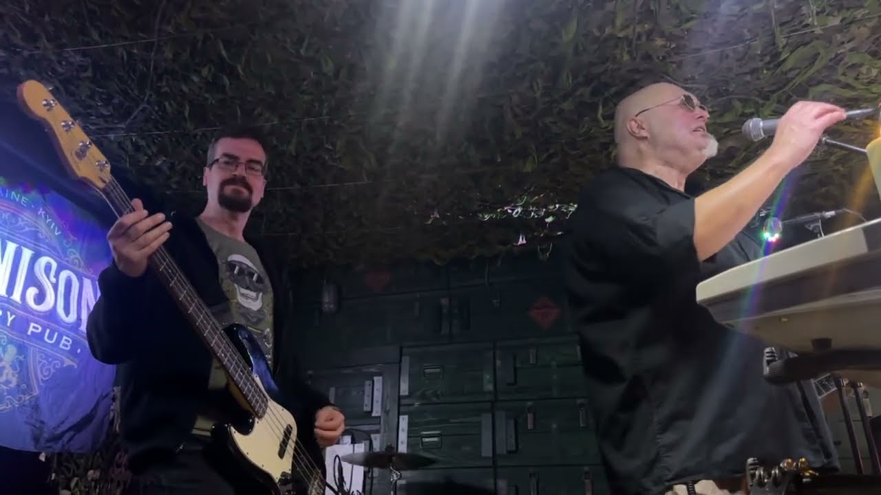 КОМУ ВНИЗ - Ліра. Garnison Military Pub (Fan video)