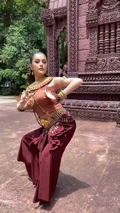 Thai traditional dancing #shorts