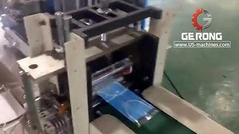 Outer ear loop type disposal nurse doctor face mask folding feeding flow bag packing machine