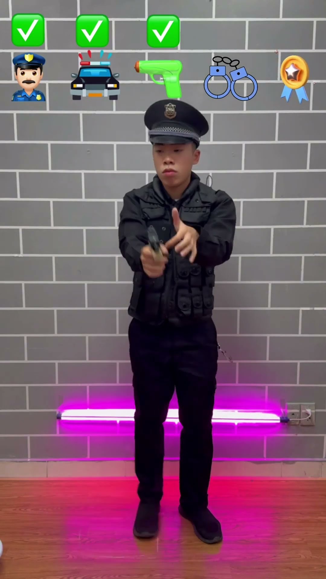 LNS - Anh Cảnh Sát dễ thương ????‍♀️ Good police dance cover #shorts