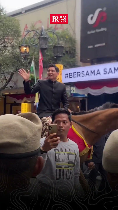 Para Pimpinan Pemerintahan Jawa Barat ikut serta memeriahkan Kirab Budaya