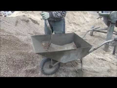 Wideo: Jak mieszać betonowe łaty?