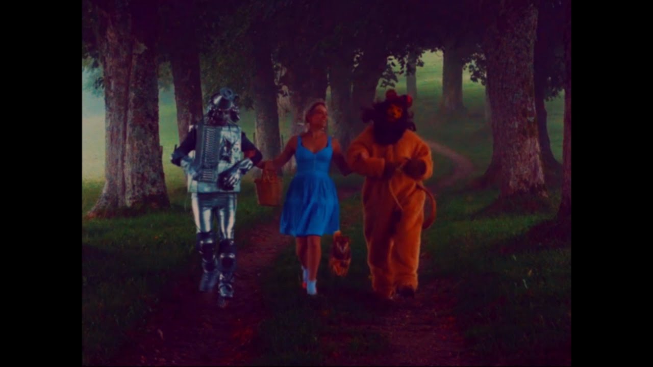 Evelinn Trouble - Shed It