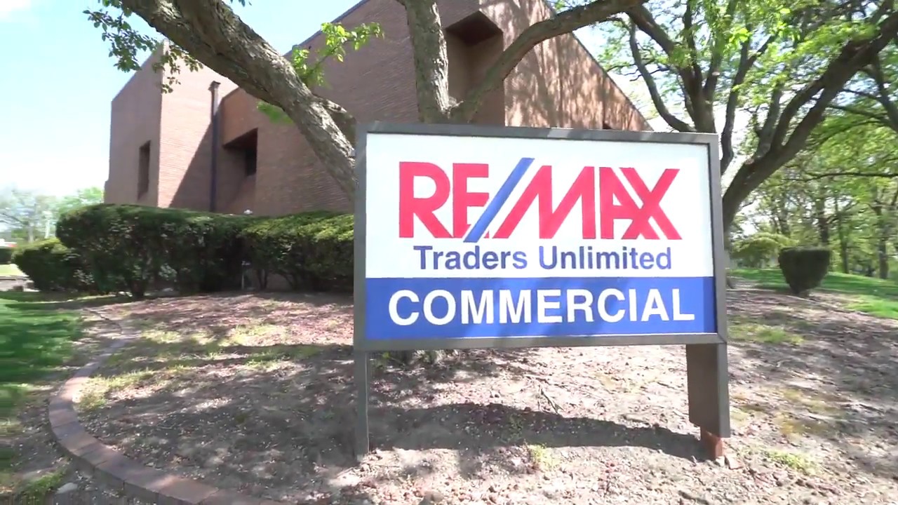 Buying & Selling Commercial Real Estate- RE/MAX Traders Unlimited - YouTube