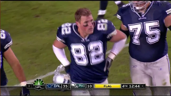 Jason Witten gets his helmet ripped off at Philade...
