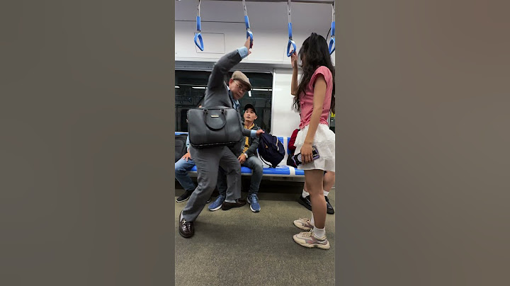 Elegance gives the girl a seat [KINDNESS MAN] #kindness #respect #goodman #happy #humanities