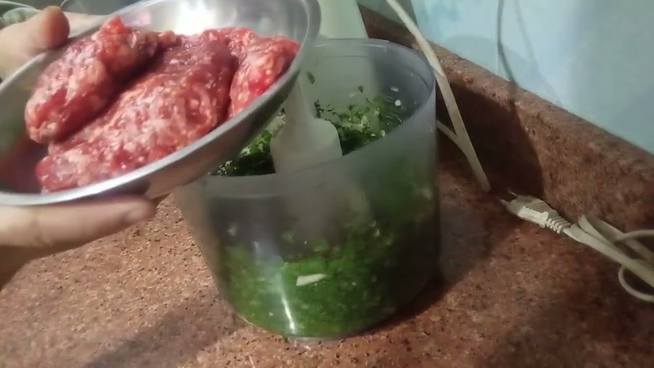 وقال ايه بنقف عليه بالطوابير عند الجزار ومن كوباية روز عملت عملتها فلبيت وشلتها لرمضان 