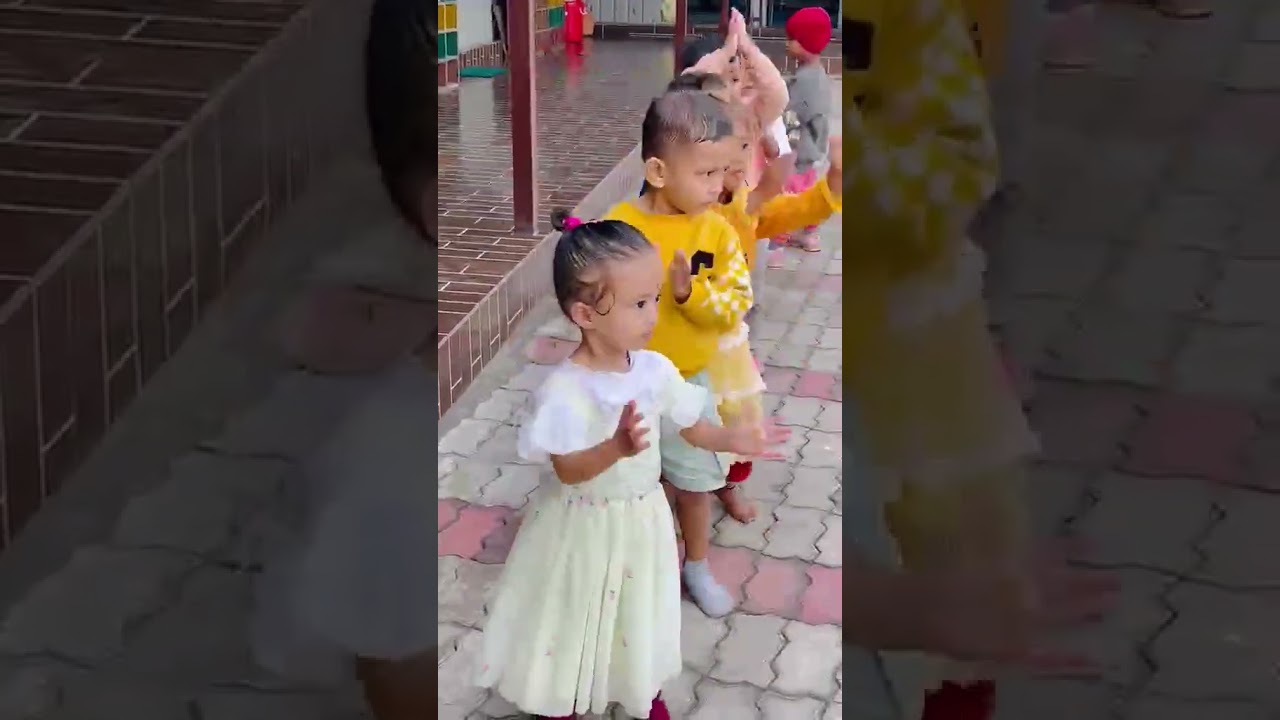 Golo golo ghuma song. school time Prasna giri #cutebaby #love #vairalshort #babygirl