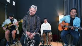 GINIO - GILDCOUSTIC | COVER BY SIHO FT 3 LELAKI TAMPAN