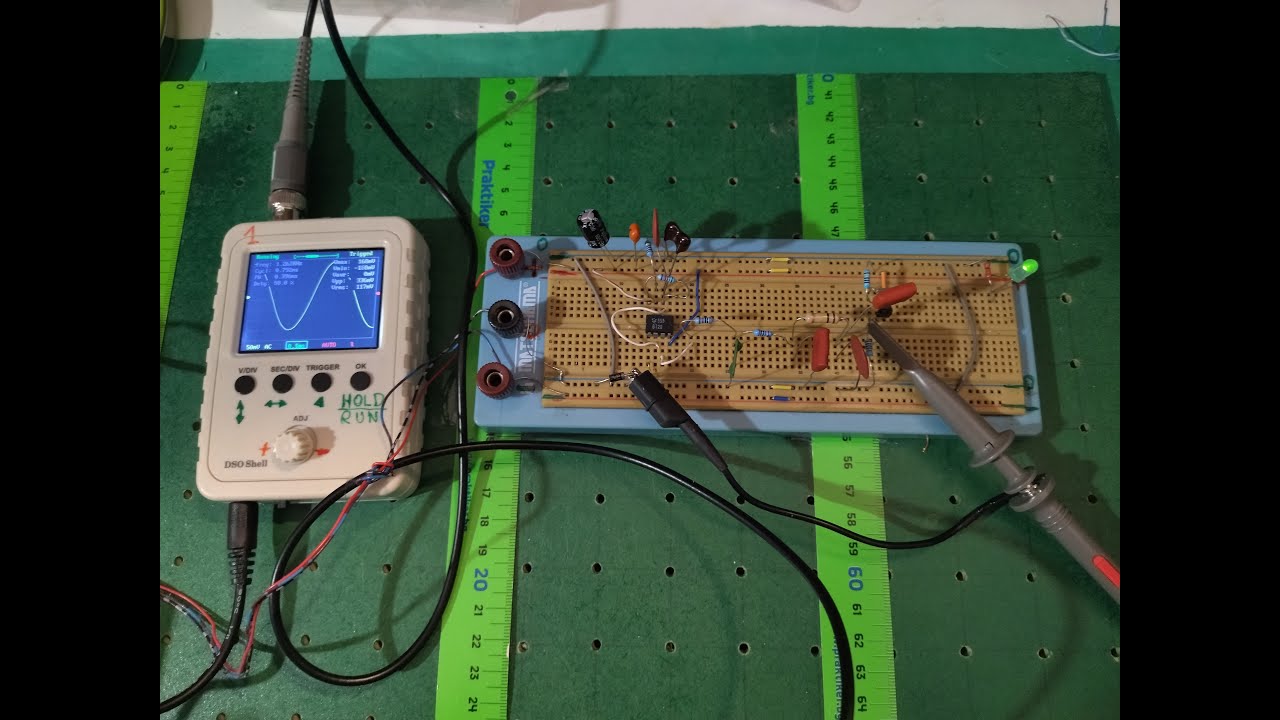 NE555: Oscillator with single NE555 produces square wave and sine wive in the same time - BG