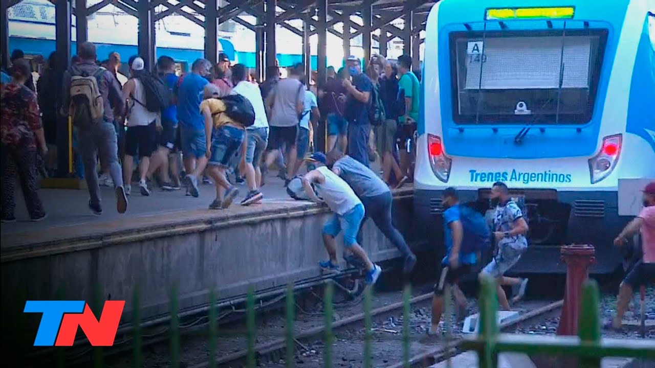 Download Caos en la estación Constitución: corridas para subir al tren Roca