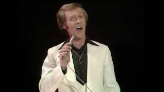 Stuart Gillies — &quot;Every Time I Sing a Love Song&quot; (BBC, 1976)