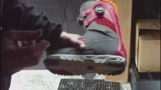 Sneak Preview 2011 DC Status Travis Rice Snowboard Boot