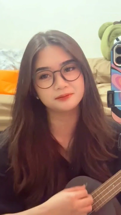 GURU OEMAR BAKRI ~ IWAN FALS (COVER) BY REGITA ECHA #iwanfals #regitaecha #guruoemarbakri #shorts