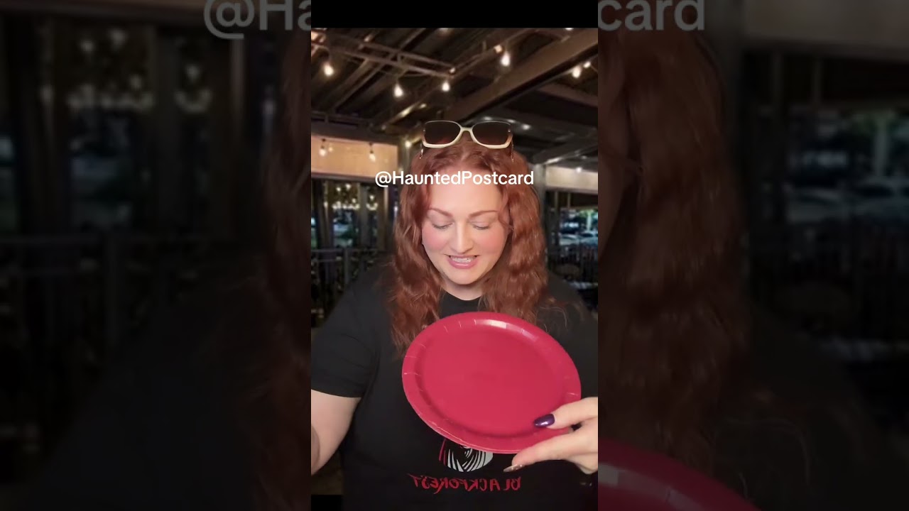 Вокруг меня никто не снимает.