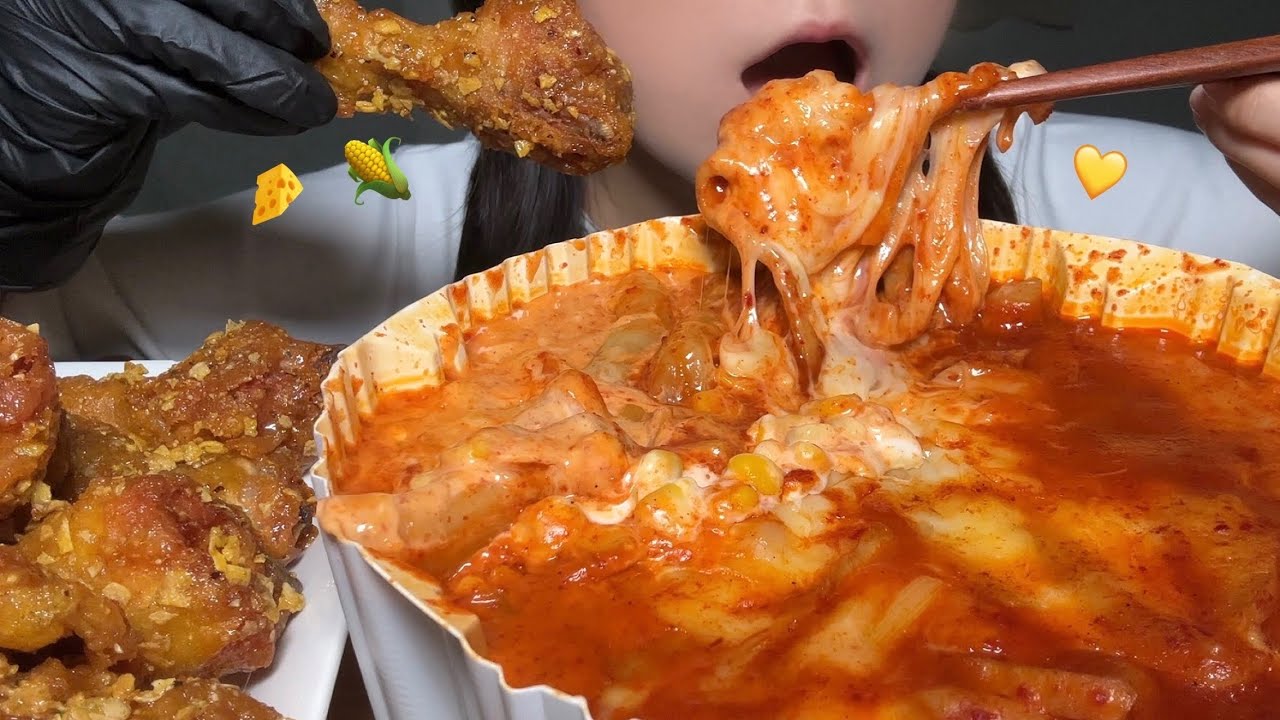 치즈 추가한 콘마요 엽떡 교촌 신메뉴 옥수수치킨 먹방! Corn mayo, spicy tteokbokki with cheese & Corn chicken mukbang