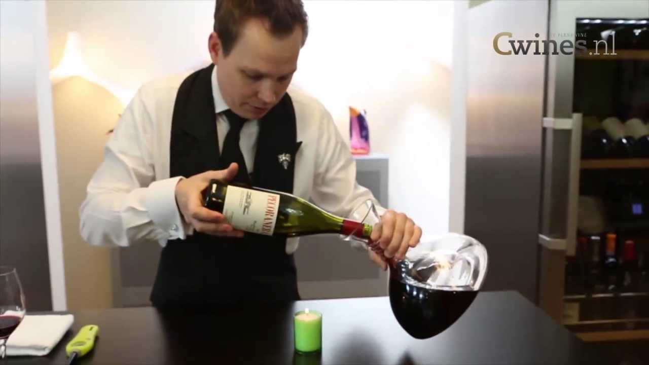 Decanteren -  De manier om van oude wijnen van de eerste tot de laatste druppel te genieten
