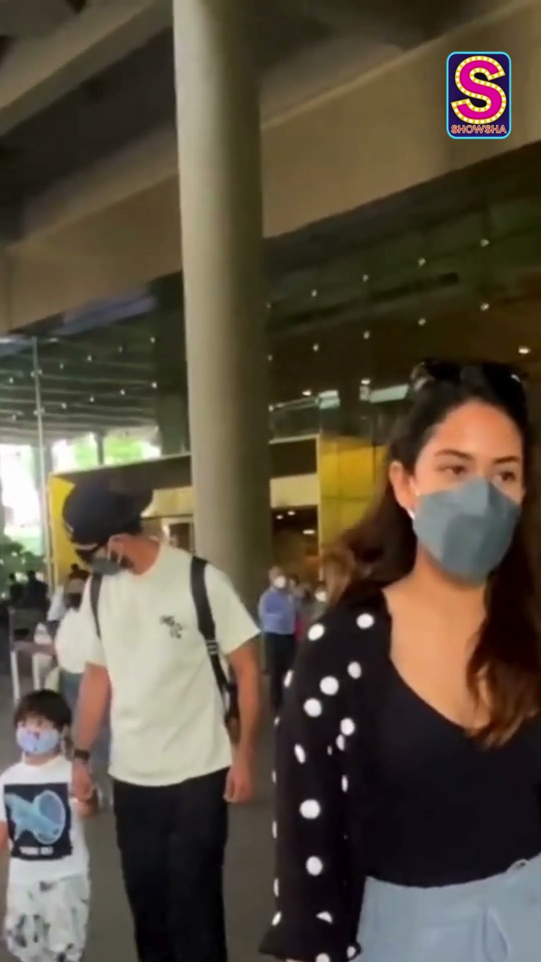 Shahid Kapoor And Mira Rajput Spotted With Their Little Cuties, Zain And Misha! | N18S | #shorts
