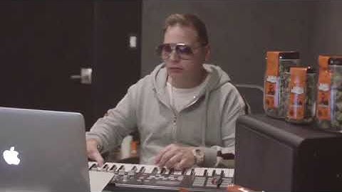Scott Storch playing Candy Shop 50 Cent on Piano - Koko Nuggz Promo