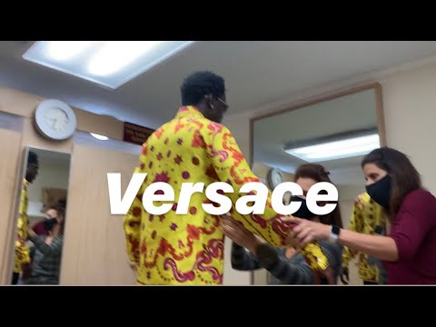 MICHAEL BLACKSON BUYING NEW OUTFIT FOR HIS SHOW!
