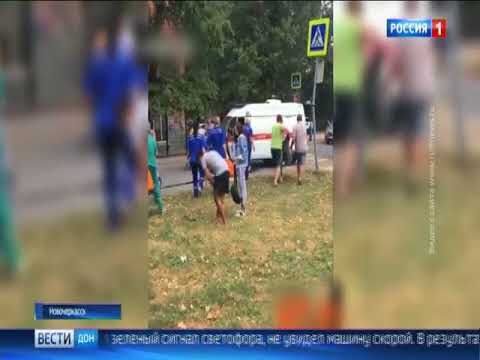 В Новочеркасске столкнулись ВАЗ и "скорая", пострадали три человека