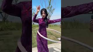 xiaozhu（是小朱吖)hula hoop Auntie!Chinesegirl#beautiful #hanfugirl #qipao#旗袍