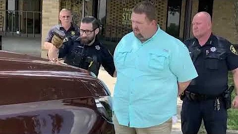 Itasca ISD: Suspended superintendent resigns from position following undercover sex sting arrest