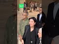بملامح حزينة سيد رجب في عزاء الفنان هاني شاكر