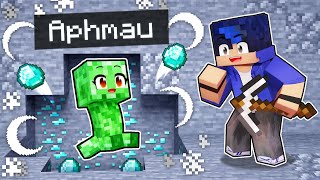 Playing Minecraft as a HELPFUL Little Creeper!