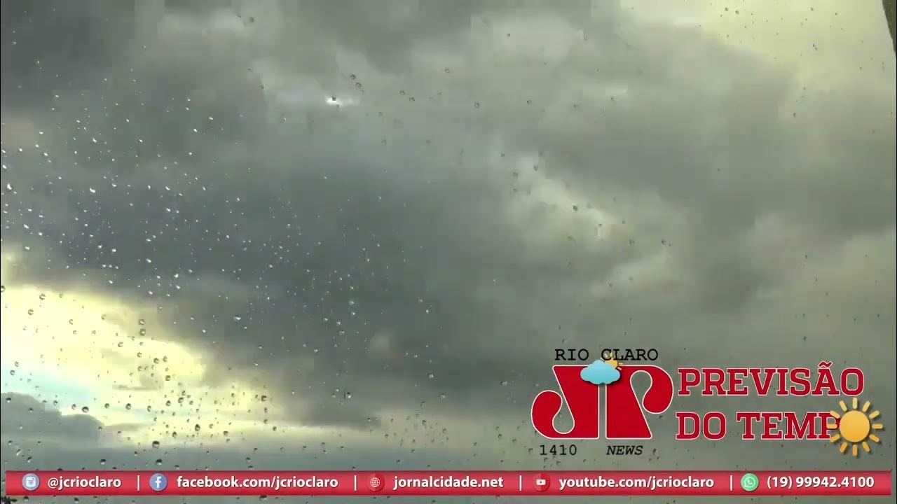 Vídeo: Meninas lutam contra chuva e ventania ao vivo em jornal e