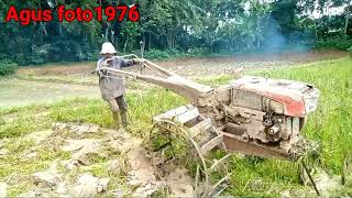 Sekill Luar Biasa Driver Traktor Sawah Udah Tua Masih Kuat kerja!! KUBOTA G3000 ZEVA: Agus foto1976