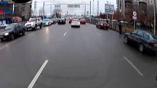 Алматы. Остановка под запрещающим знаком Пешеходы на дороге 20150217 0834
