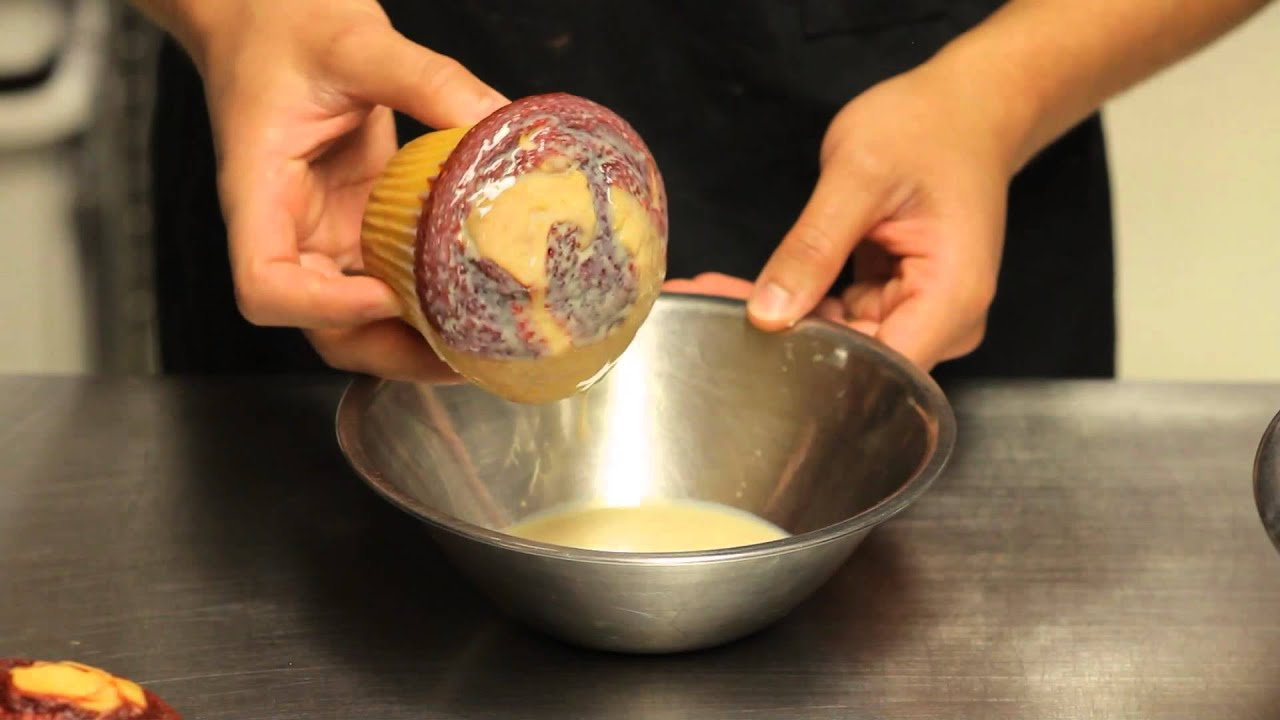 Irish Cream Cupcake : Making & Decorating Cupcakes