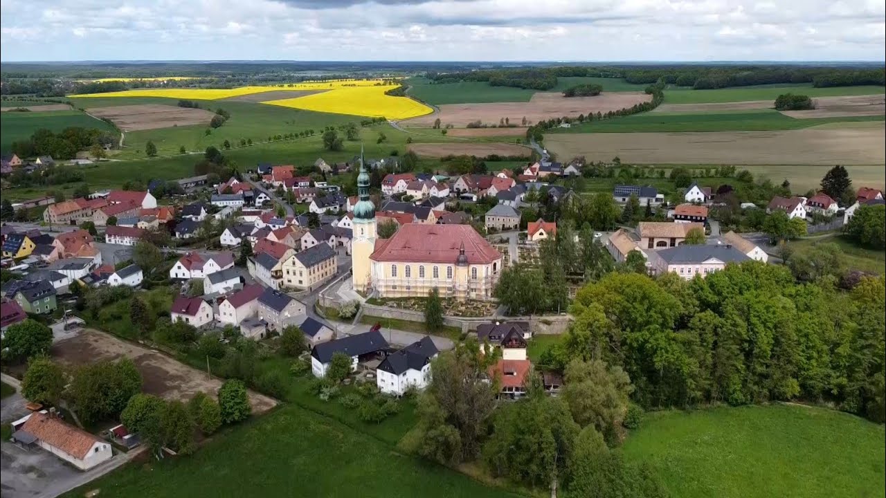 Crostwitz: Eine Kirche mit zwei Dächern - LAUSITZWELLE