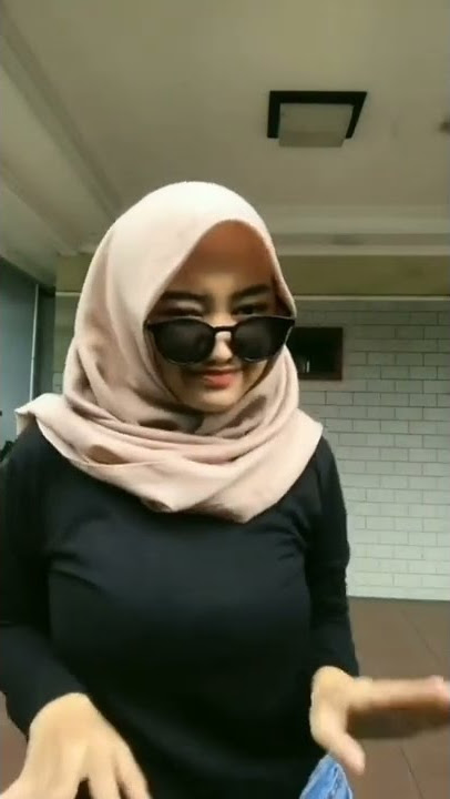 jilboob kacamata hitam besarr bangett