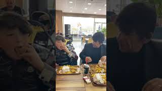 Bu Tavuk Başka Tavuklara Benzemez, Ünalbaba