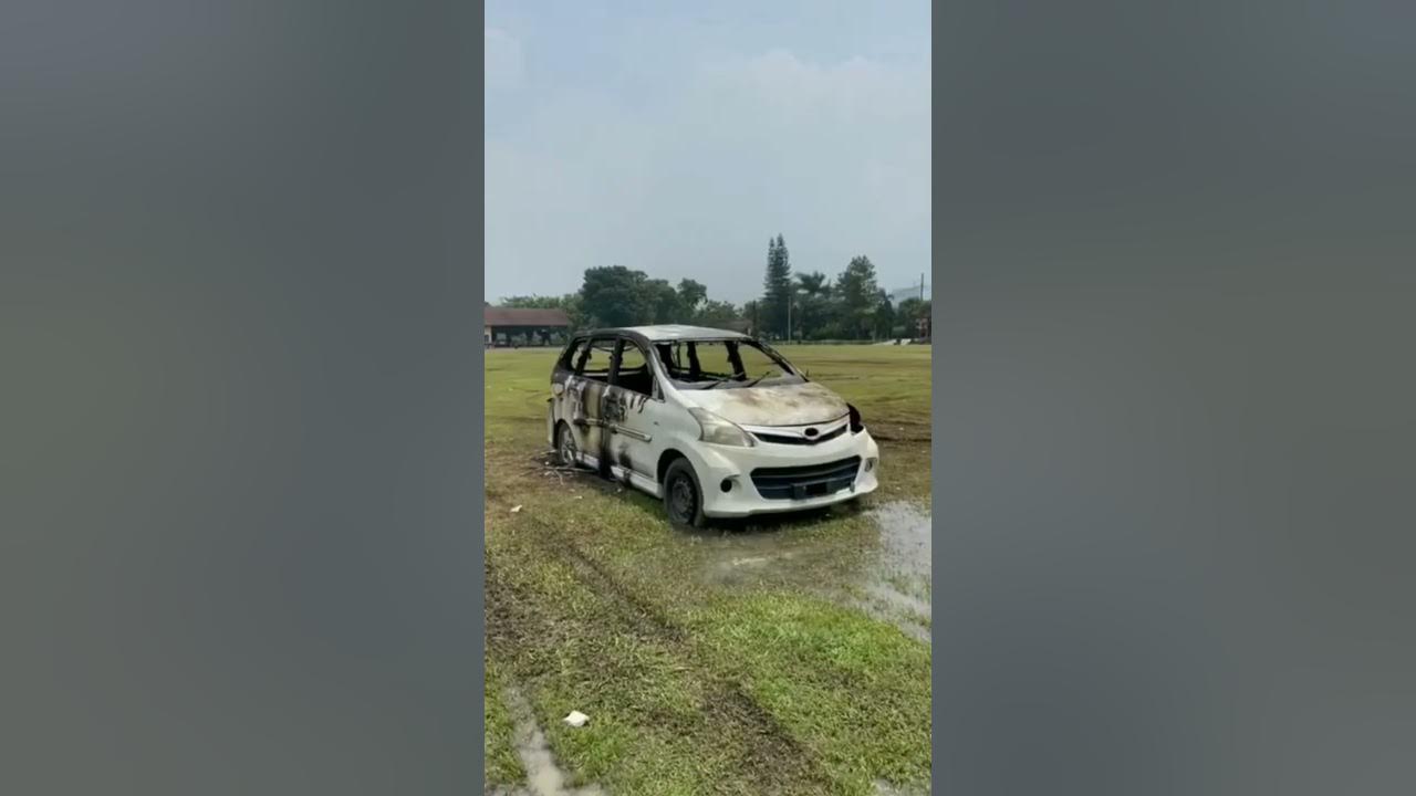 Mobil Avanza meledak
