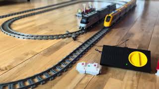 Lego Powered Up 60197 train vs. 9V classic 4558 Metroliner