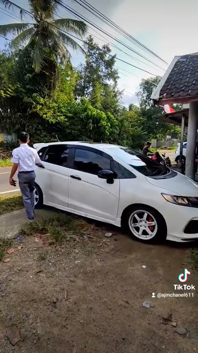 sekolah bawa honda jazz alhasil di hukum guru