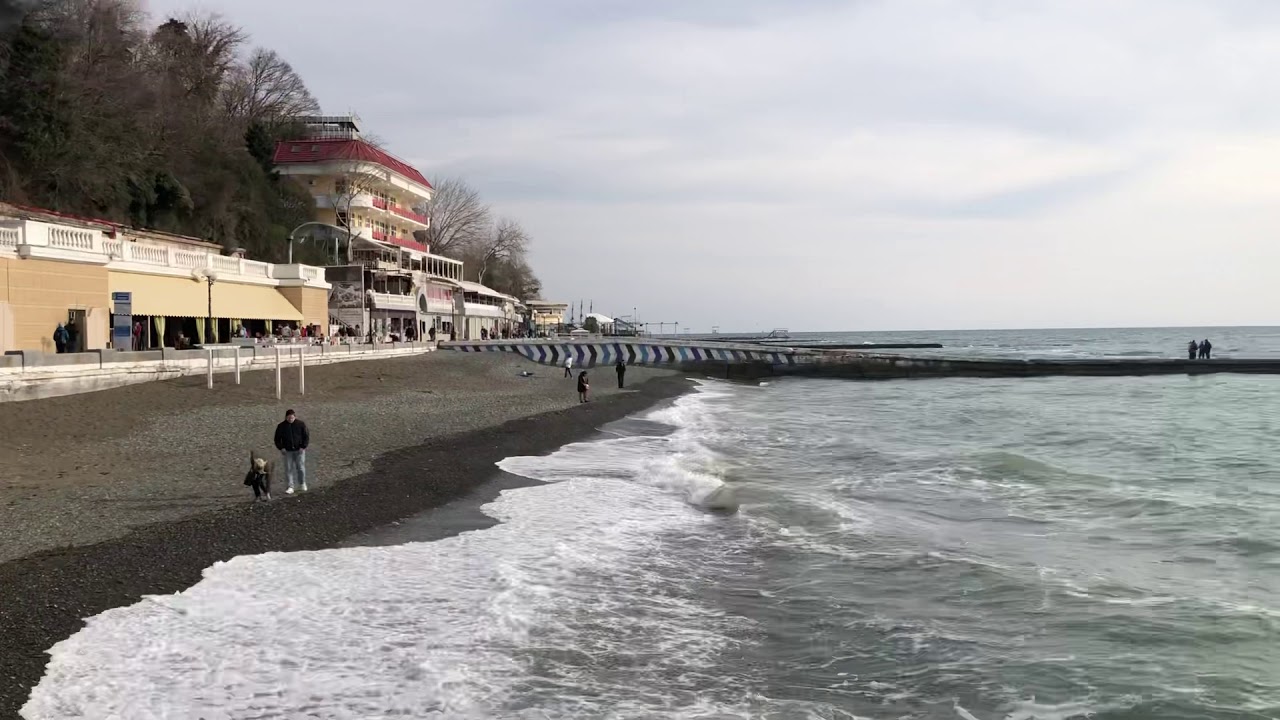 Погода адлер на 3 по часам. Шумная набережная на черном море. Погода в Адлере. Температура моря в Сочи Мамайка. Мамайка погода.