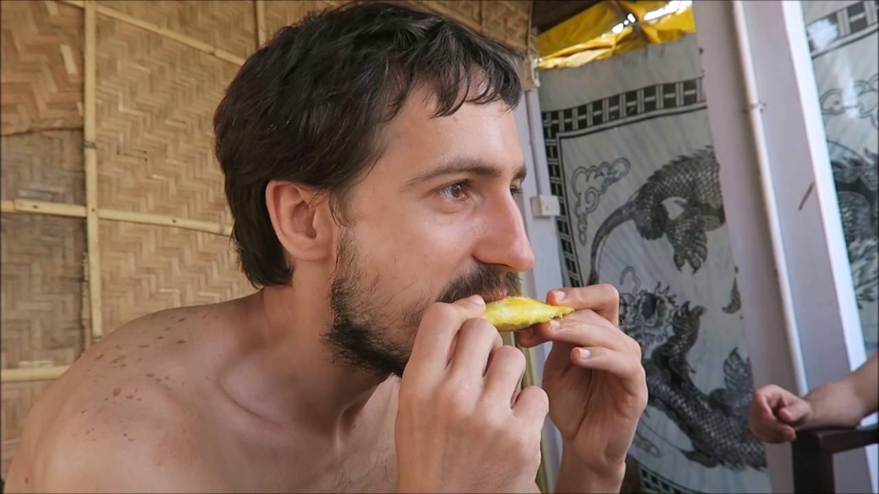 Гоа влог 131. Завтрак тестируем вкус манго и гуаву в Индии, провожаем Владимира на такси в Даболим - YouTube