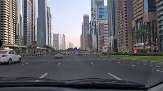 على شارع الشيخ زايد في مدينة دبي {*} On Sheikh Zayed Road in Dubai