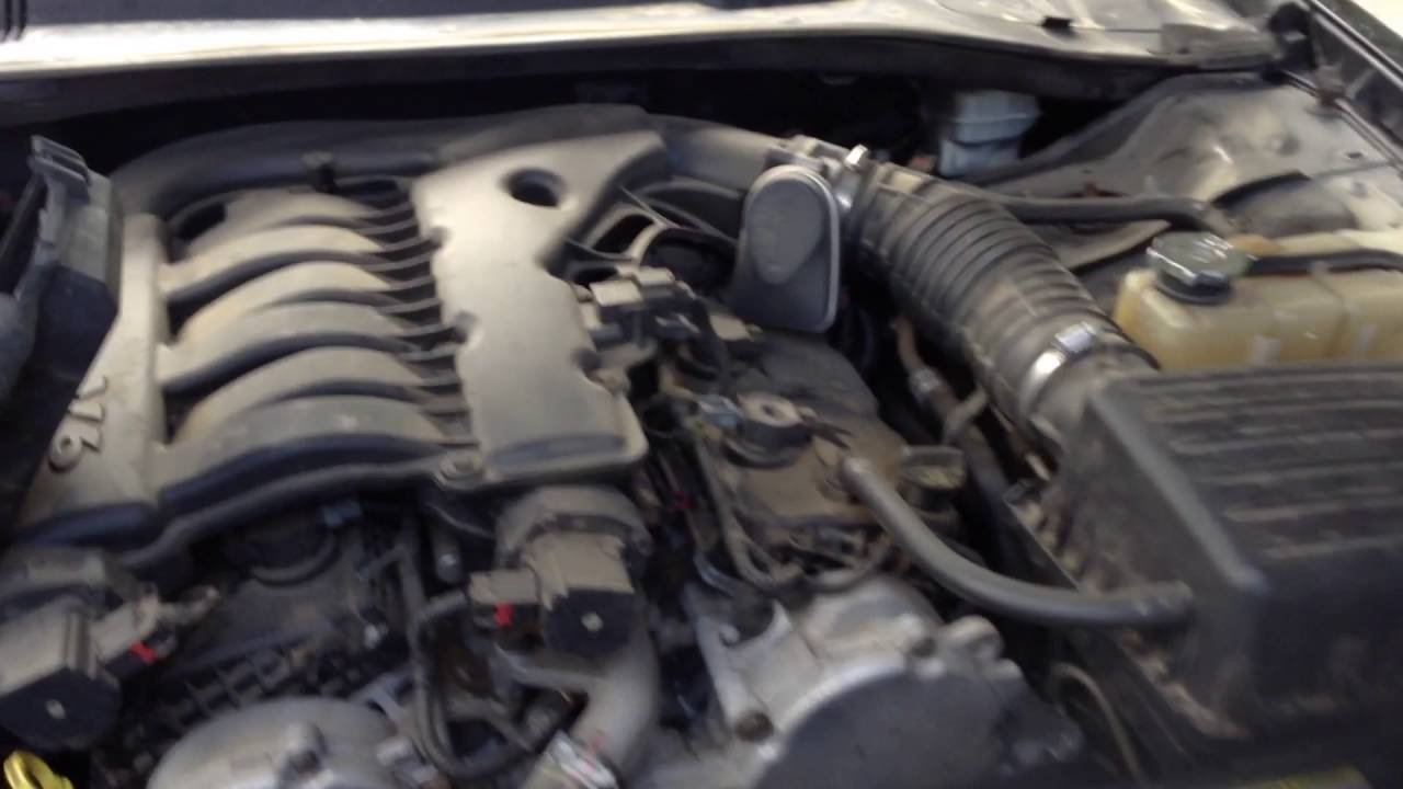 2006 chrysler sebring convertible battery location