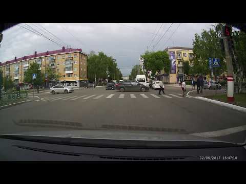 ЗНАНИЕ  ПДД  ПРОСТО  ЗАШКАЛИВАЕТ.... 13.7 и 13.8 вообще не слышали.