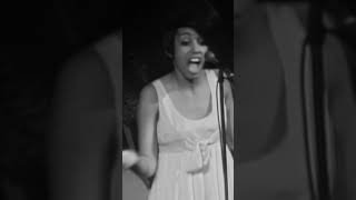 Marva Whitney singing "Chain Of Fools" live at the legendary #bostongarden #jamesbrown show in 1968