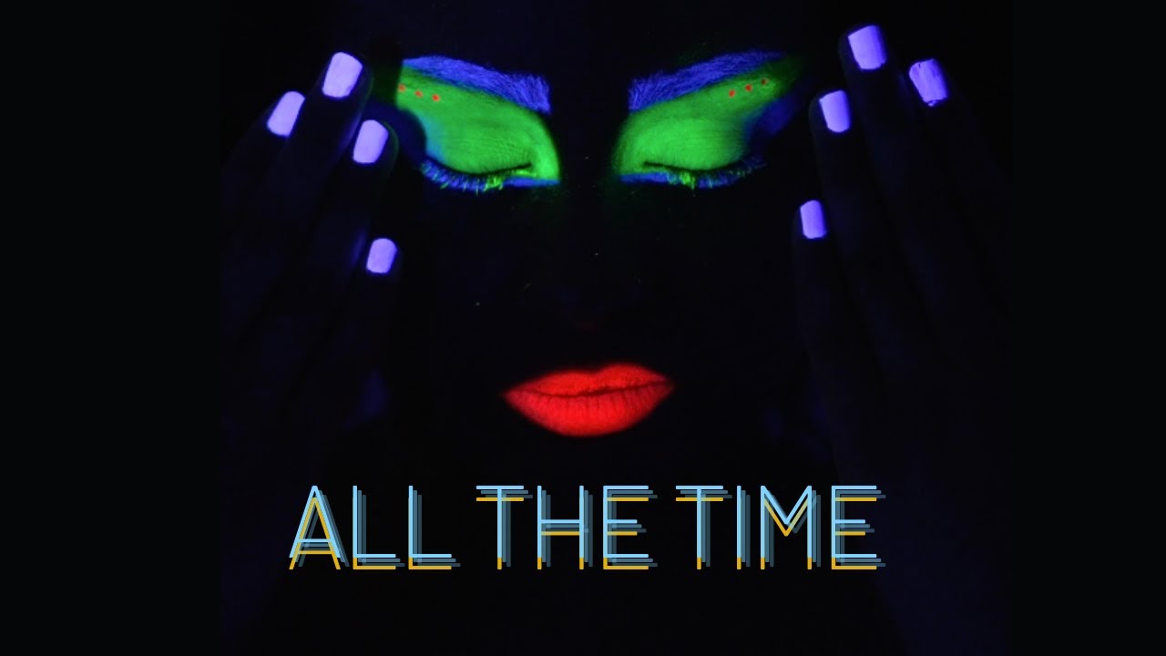 Jaelee Small - All The Time (Official Music Video) auf YouTube ansehen Jaelee Small - All The Time (Official Music Video) auf YouTube ansehen
