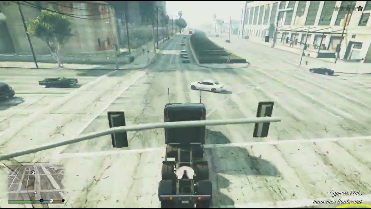 GTA 5 - Franklin's Semi Truck Rampage + 5 Stars Escape.